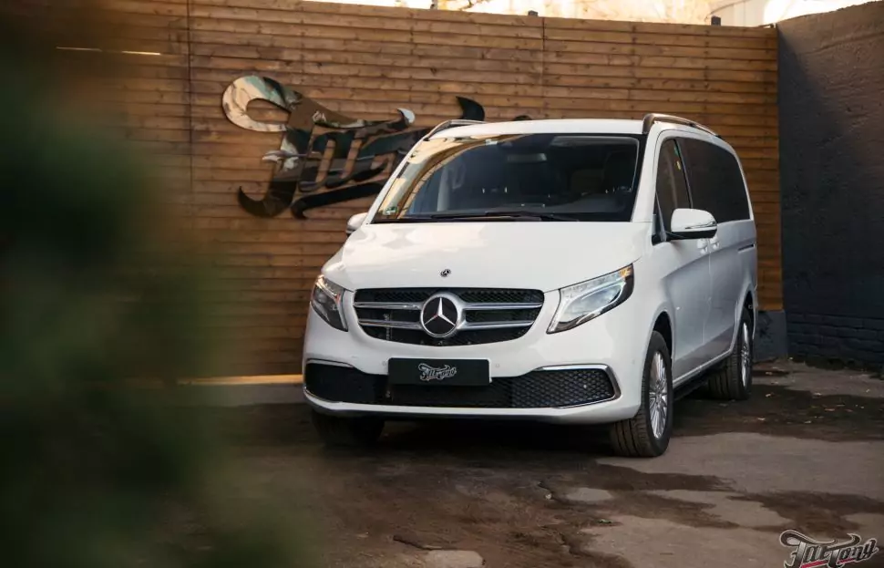 Комплексная шумоизоляция салона Mercedes V-class, установка доводчиков дверей и выдвижных порогов